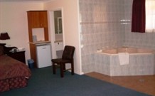 Bushmans Comfort Inn - Parkes - Hotel Accommodation