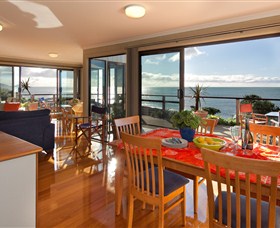 Boat Harbour Beach House - The Waterfront - Hotel Accommodation